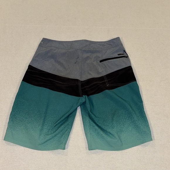 Quicksilver men’s blue and teal board shorts size 29 - Picture 7 of 9